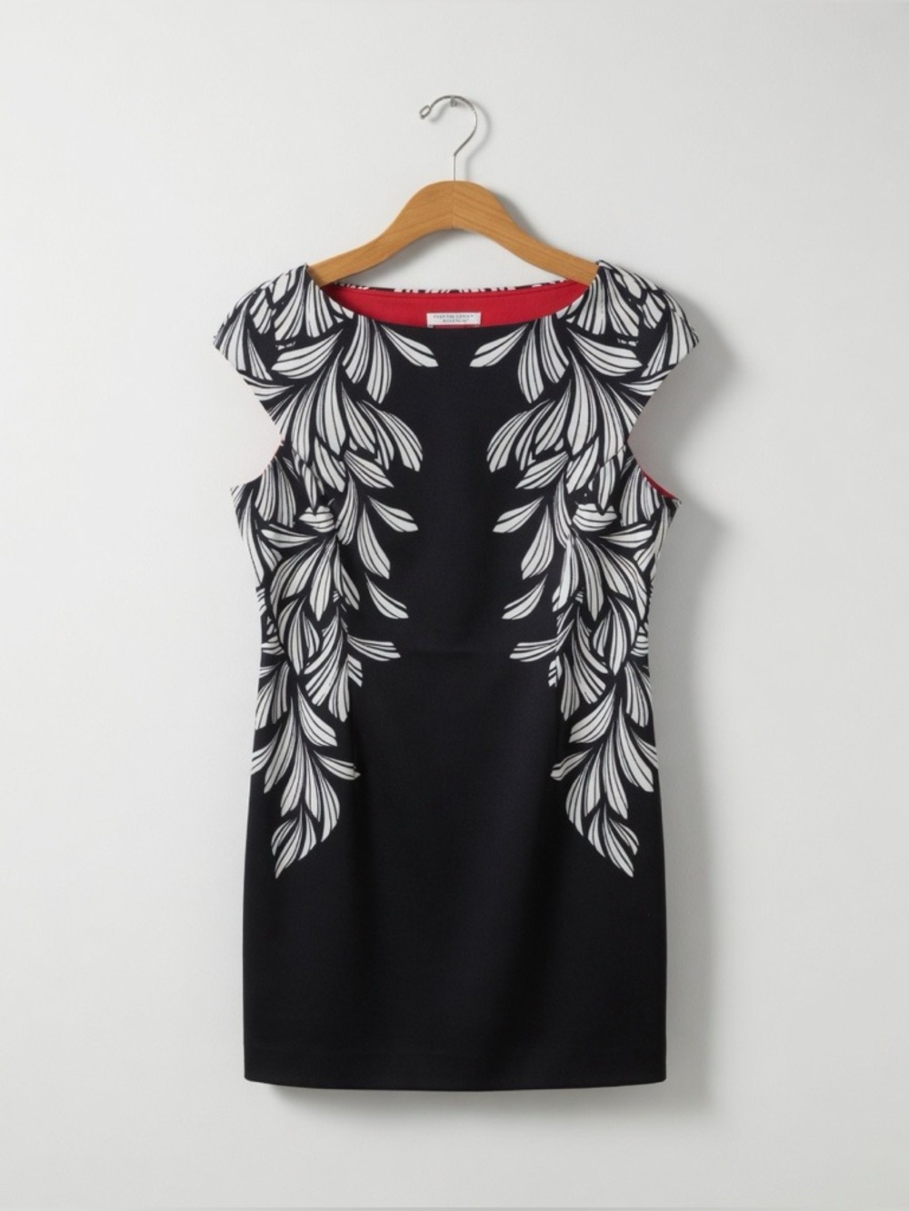 London Style Black & White Floral Boatneck Cap Sleeve Sheath Midi Dress NWOT